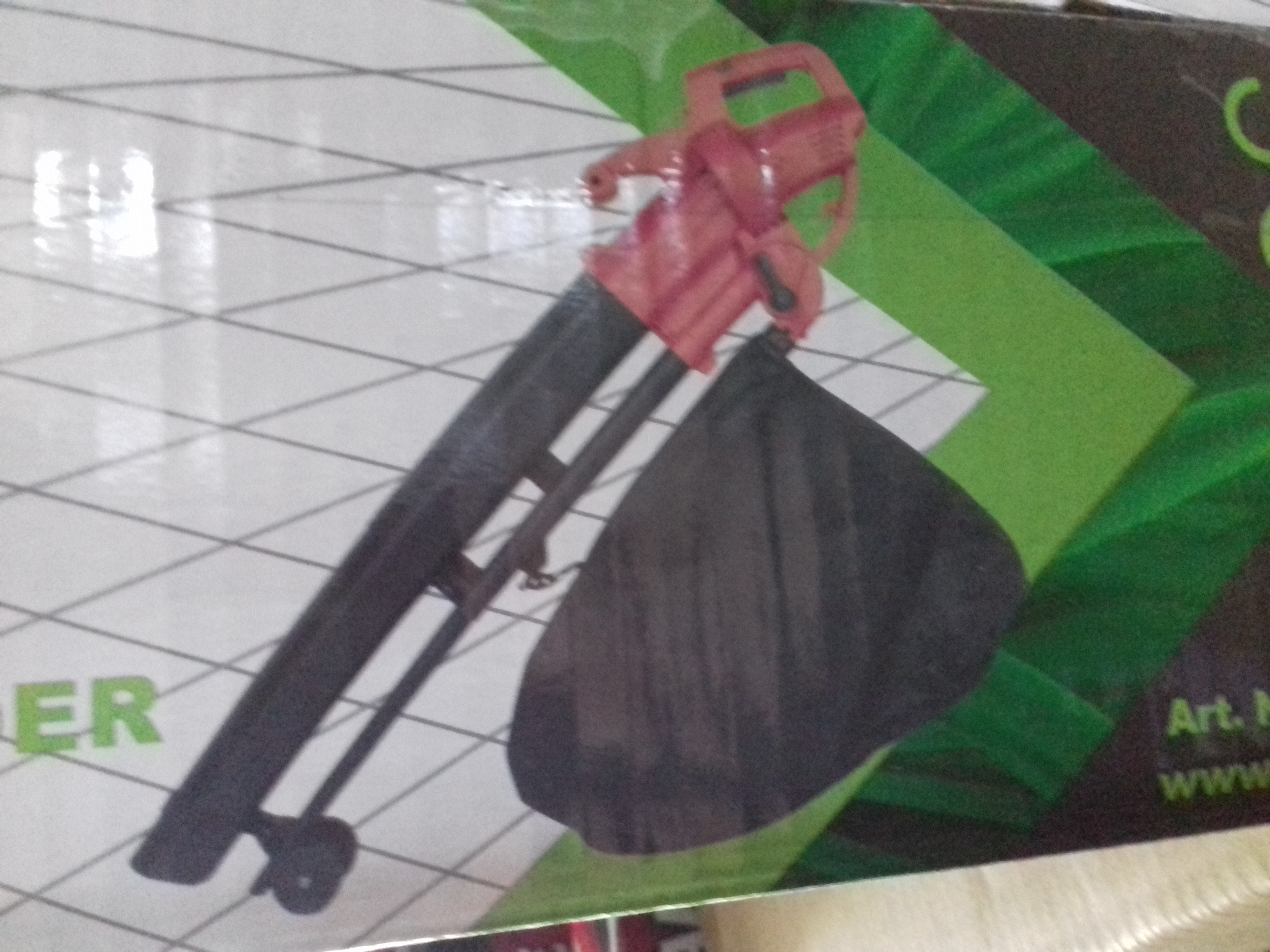 075522 ASPIRATOR CU TOCATOR/SUFLANTA 2600W 35L 270KM/H VIT. VAR. RD-EBV03