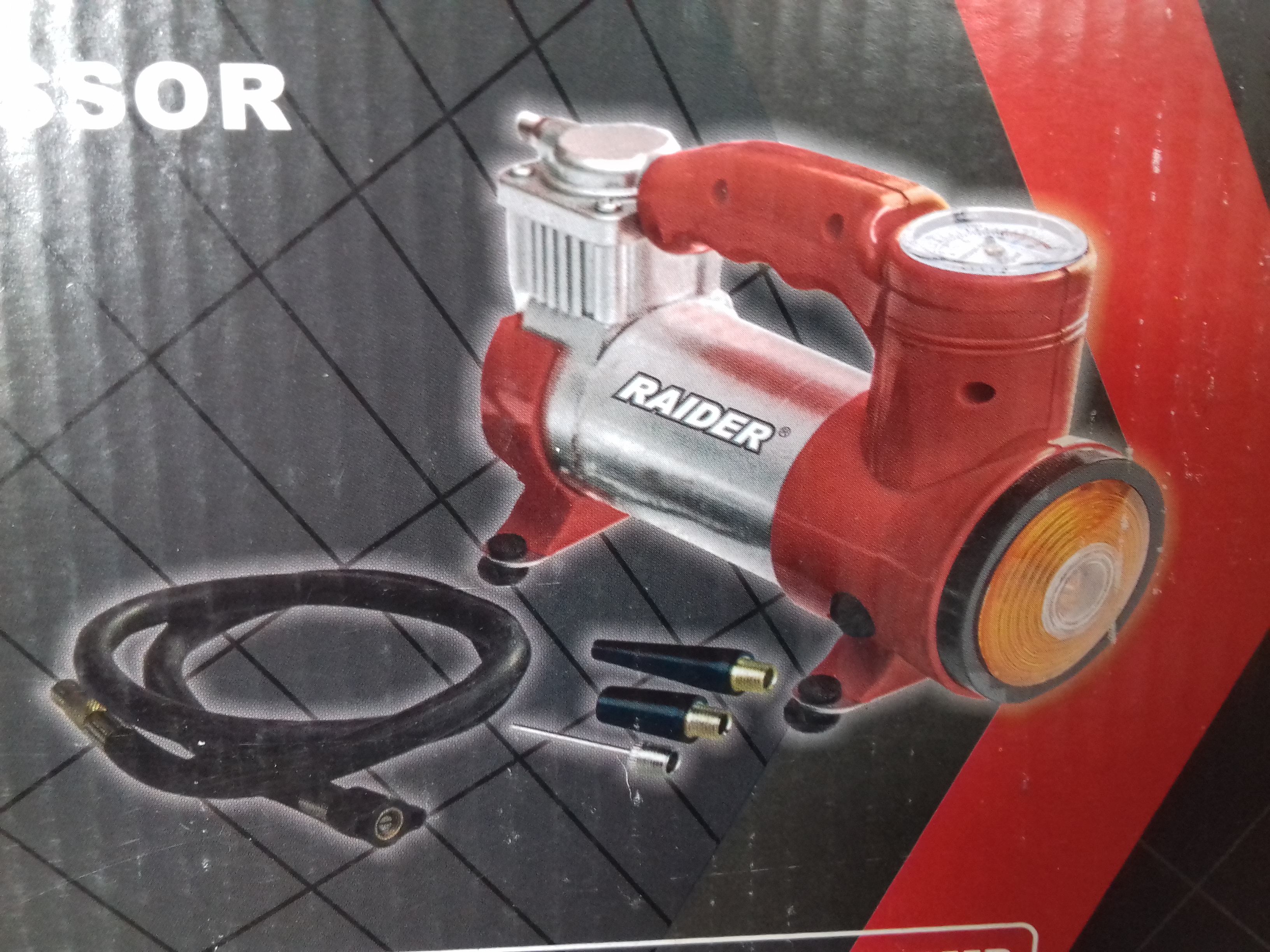 089408 COMPRESOR 12V*180W 35L/MIN CU ACCESORII SI LAMPA DE LUCRU RD-AC13