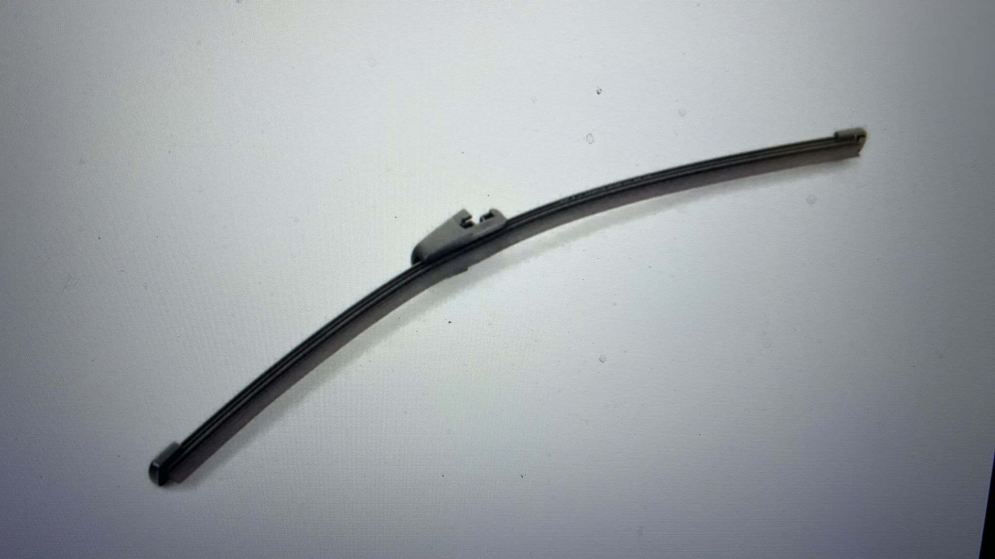 6Q6955425A LAMELA STERGATOR LUNETA 335MM VW