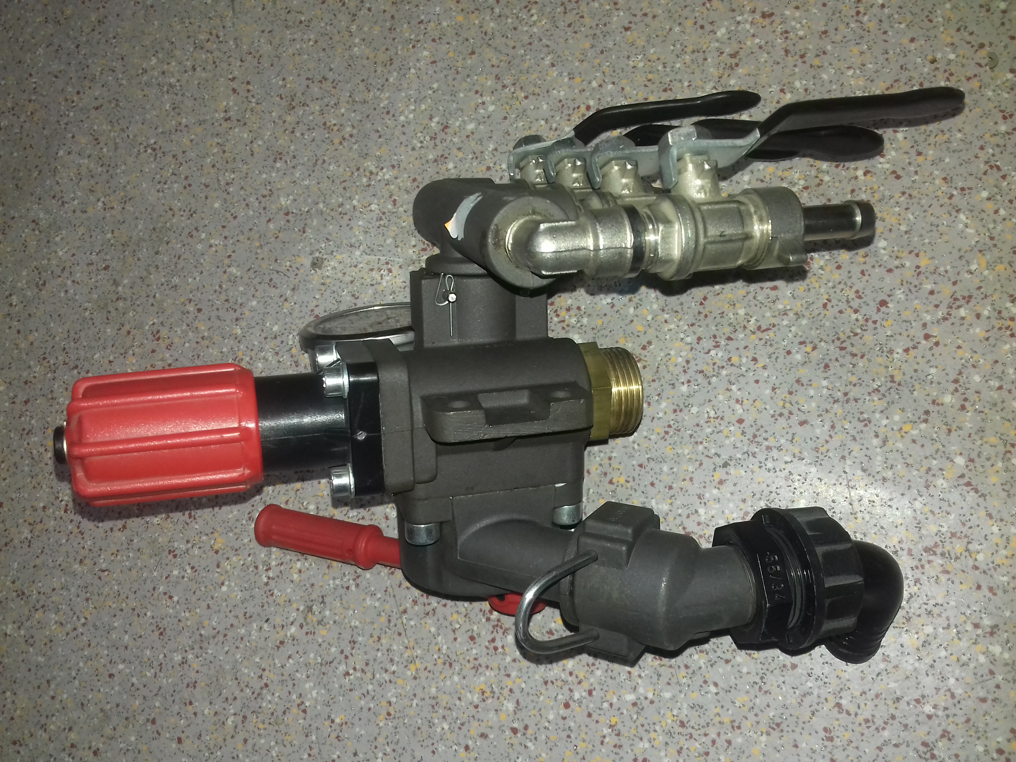 DISTRIBUITOR MET 4CAI CU MANOM