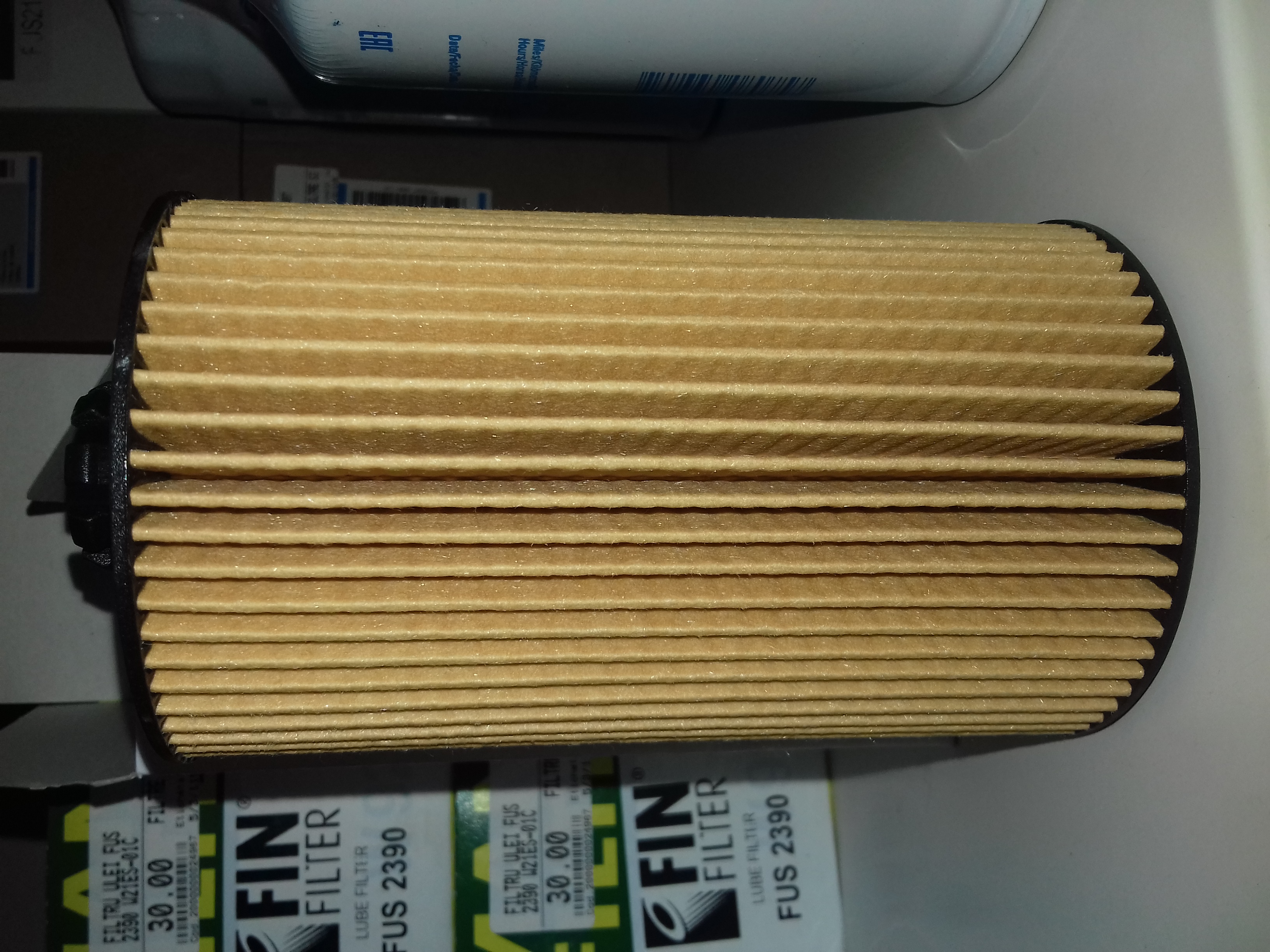 C6 FILTRU ULEI FUC89951(P550768 HU931/5X)(RE38917)